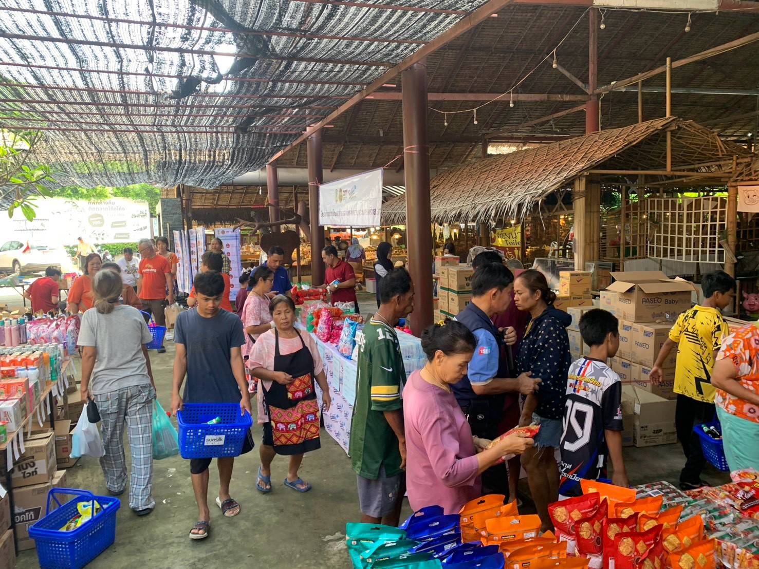 พาณิชย์กรุงเก่า  จัดกิจกรรมโครงการไทยช่วยไทยลดค่าครองชีพ 
